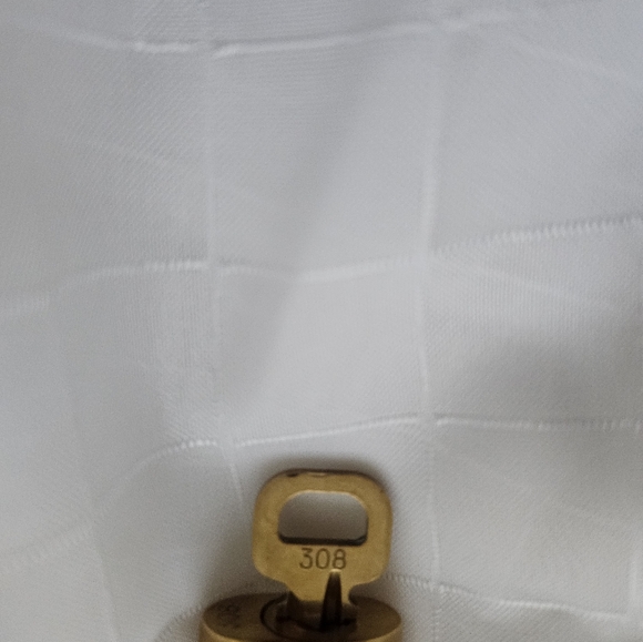 100% Authenti Louis Vuitton Lock & Key with Unbranded Gold Plated Chain … - Picture 6 of 7